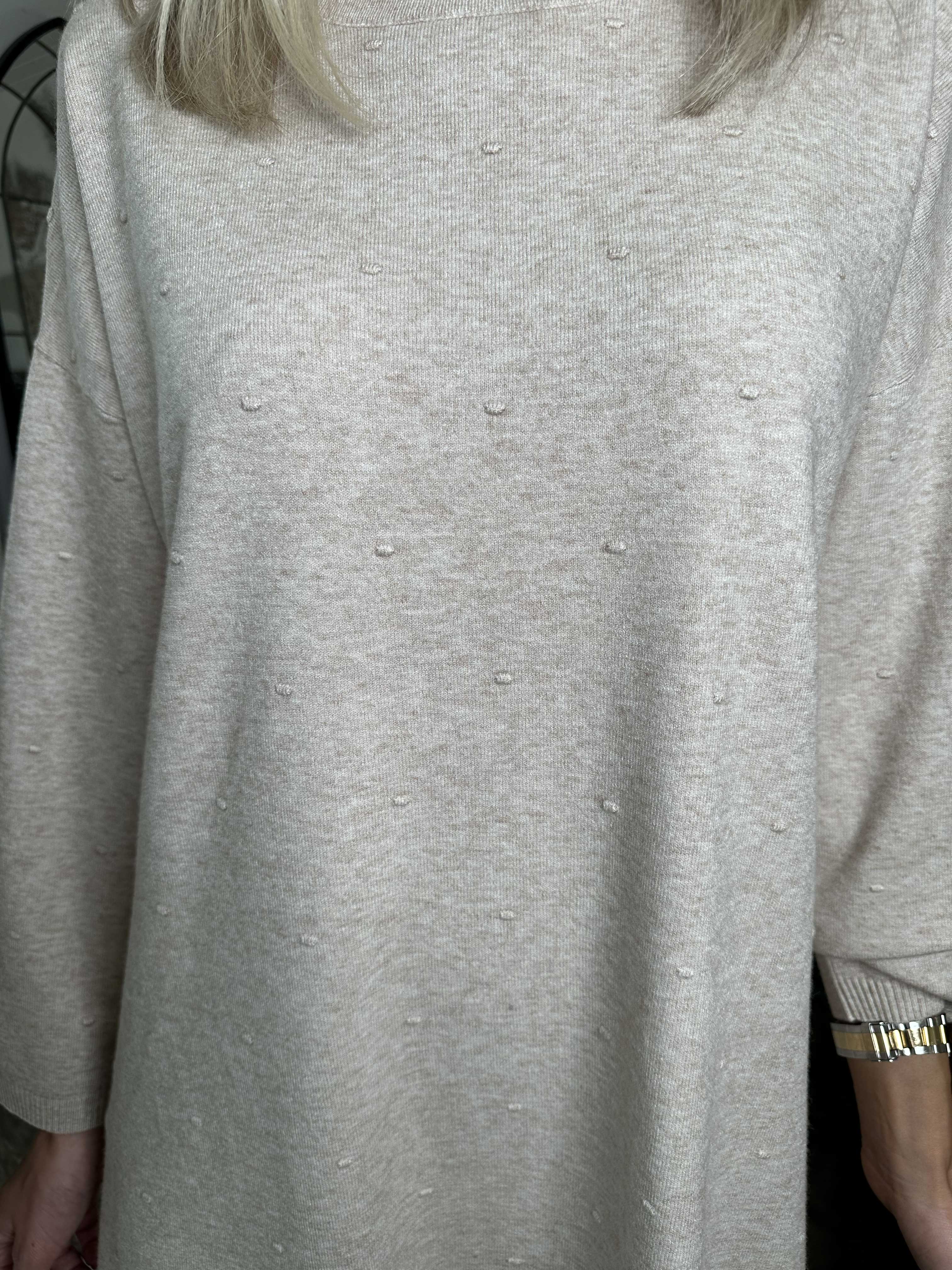 Zina - Tröja med prickiga detaljer i tyget